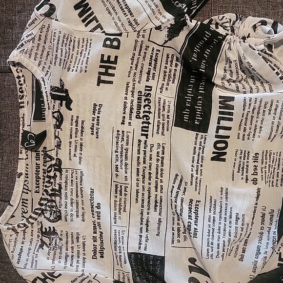 Sheer tie side crop top - Picture 2 of 3